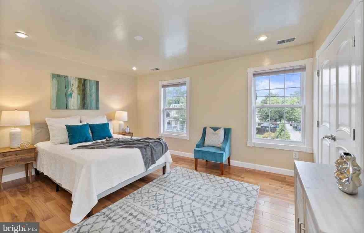 2231 Otis St Ne - Photo 3 of 7