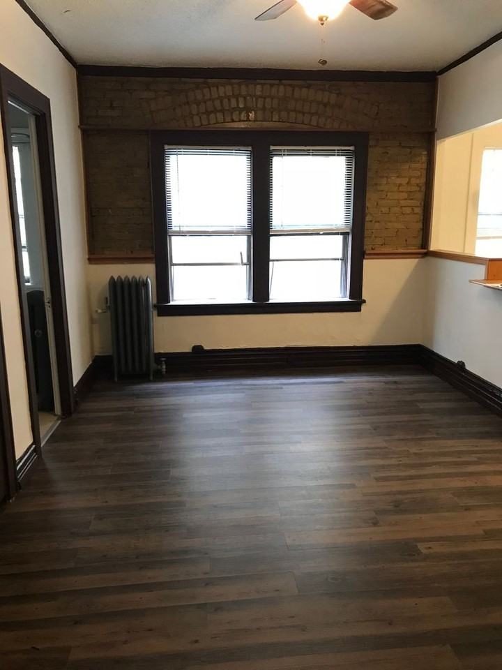 Loring Manor (1518) - Photo 2 of 11