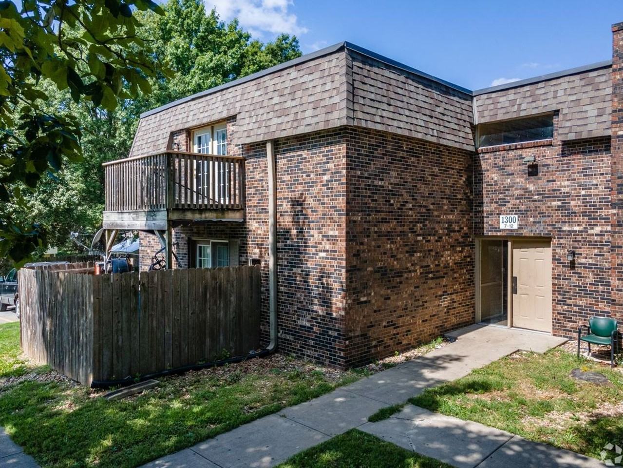 Governors Court - Photo 3 of 29