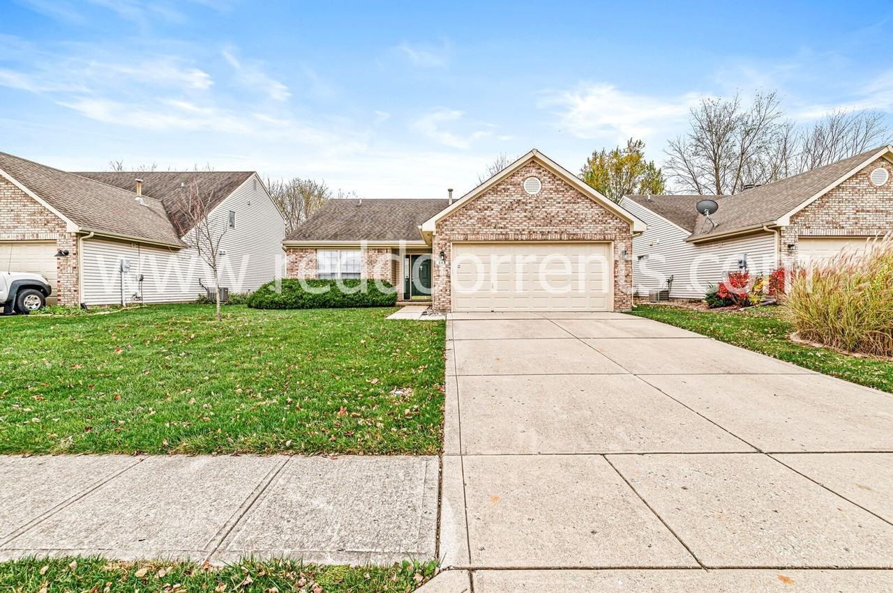643 Muirfield Dr - Photo 2 of 28