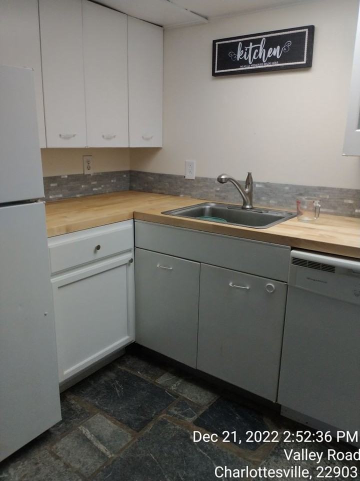 514 1/2 Valley Rd - Photo 4 of 10