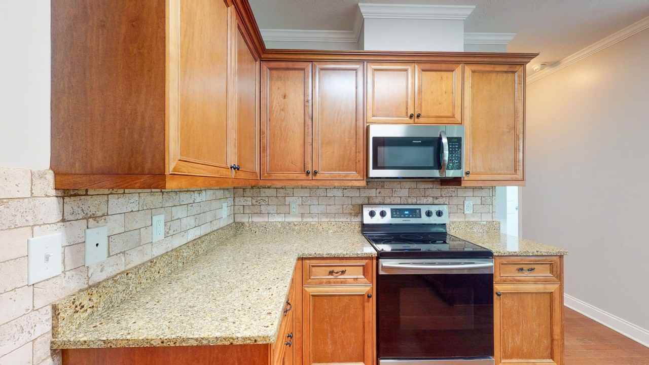 4004 Ellington Dr - Photo 4 of 35