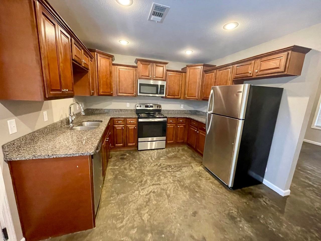 1223 Timberpoint Cir - Photo 2 of 18