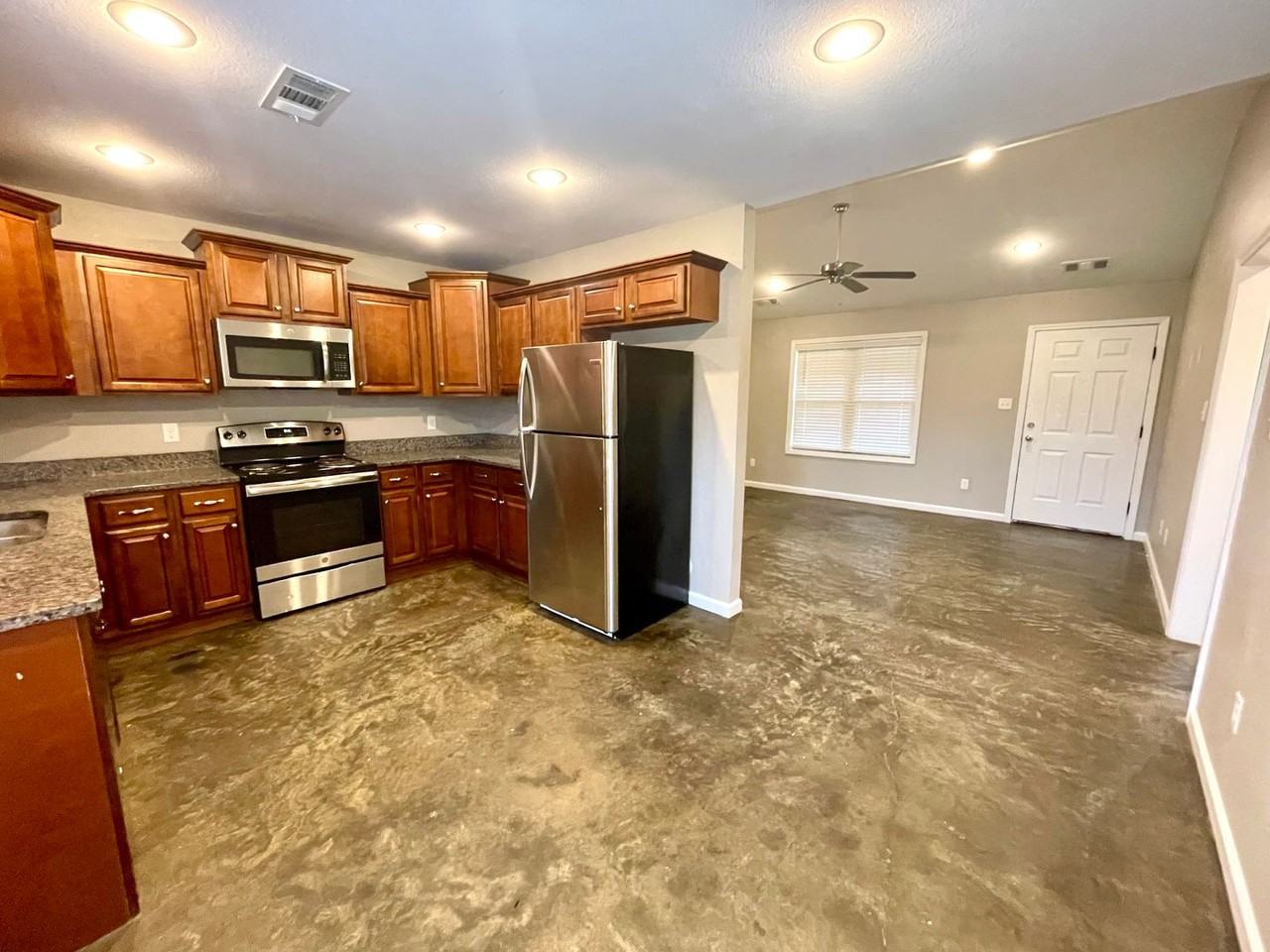 1223 Timberpoint Cir - Photo 5 of 18