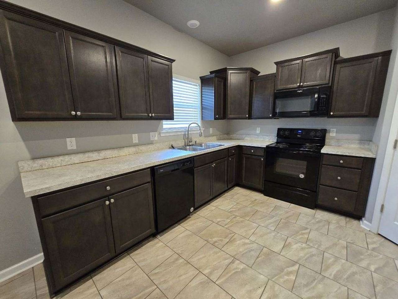 3510 Terrace Hill Ct - Photo 3 of 13