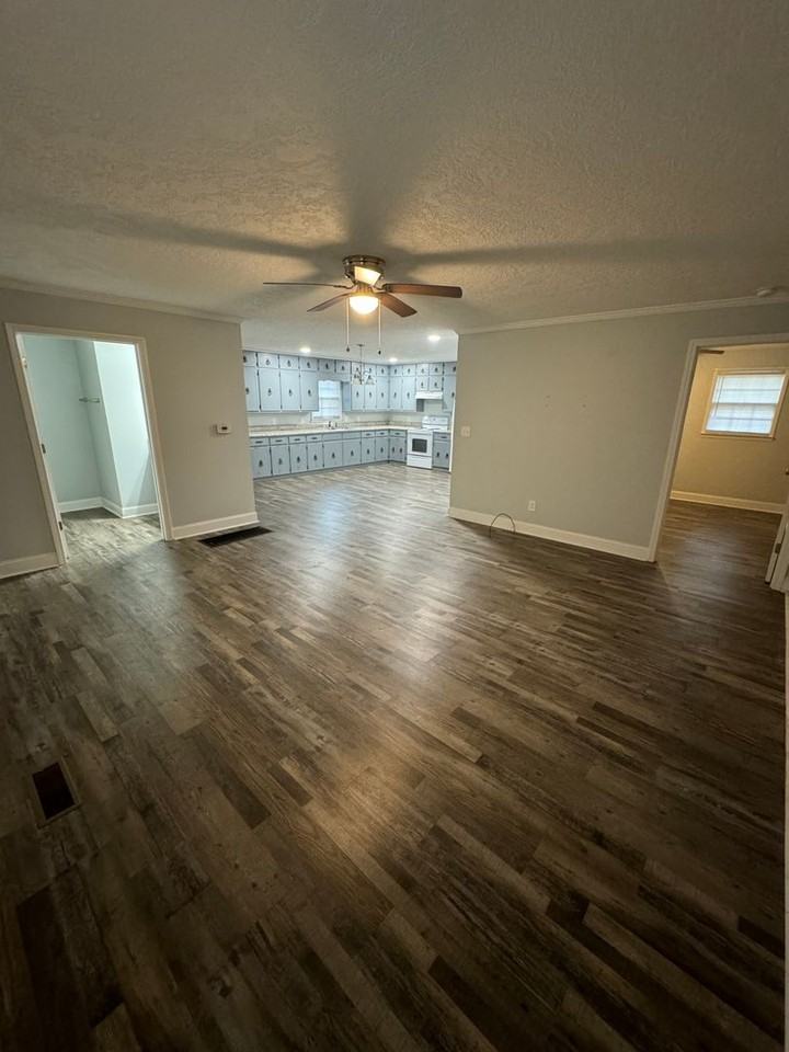 1680 Nisbet Lake Rd - Photo 4 of 5