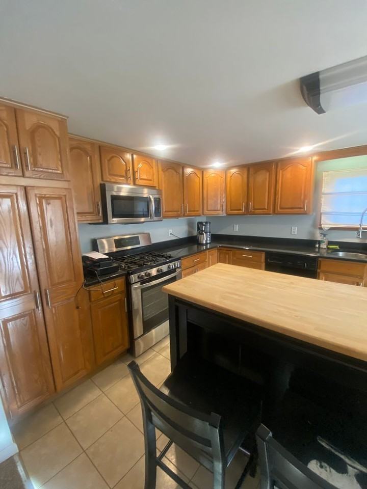 764 Clearview Dr - Photo 2 of 22