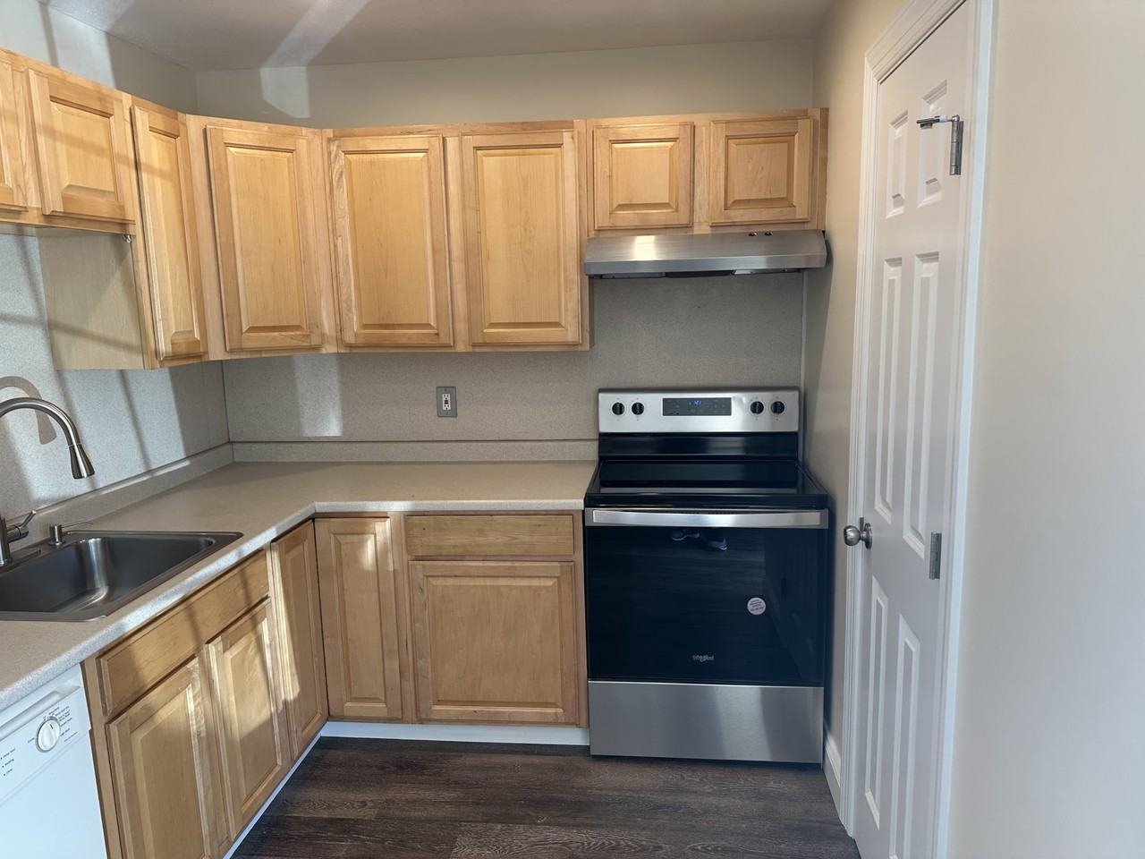 1023 Capitol Ave #1 - Photo 3 of 26