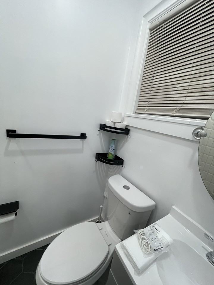 1126 Nw 1st Ave #A - Photo 4 of 10