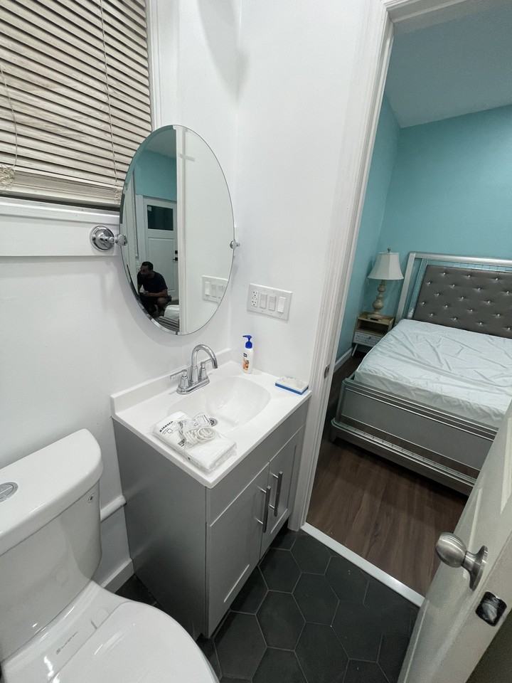 1126 Nw 1st Ave #A - Photo 6 of 10