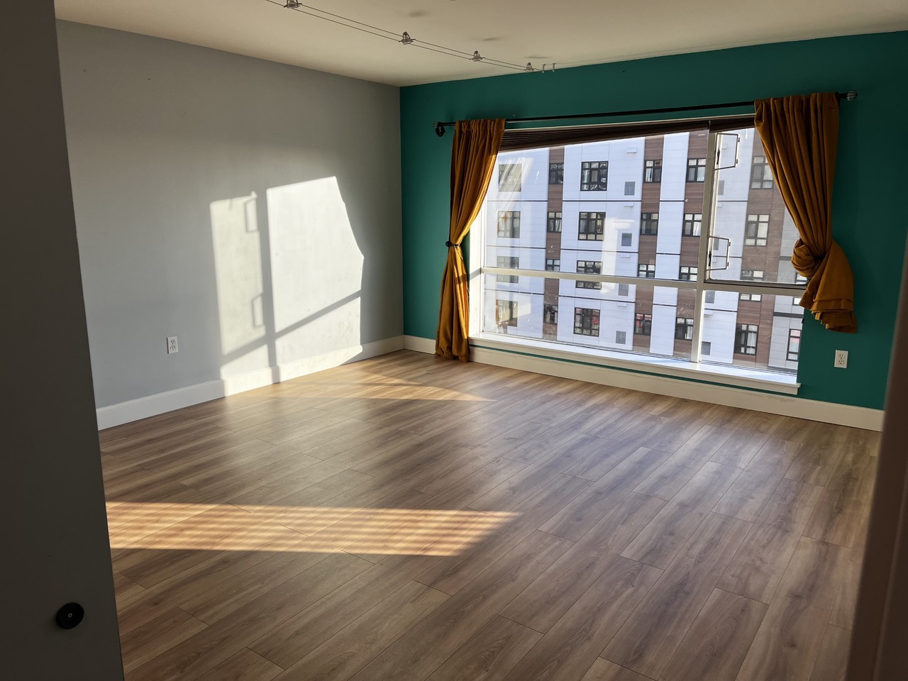 321 10th Ave S #707 - Photo 3 of 12