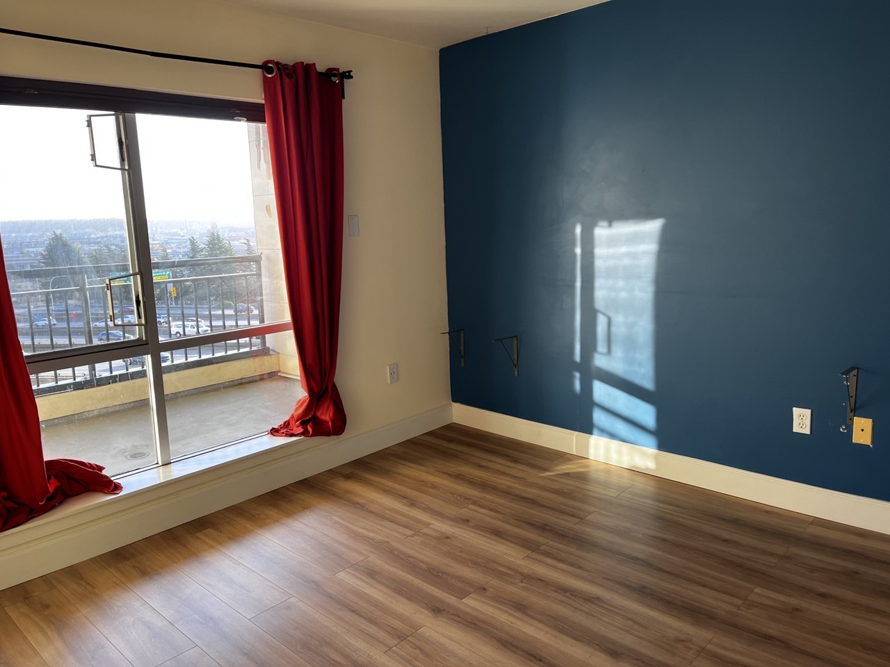 321 10th Ave S #707 - Photo 4 of 12