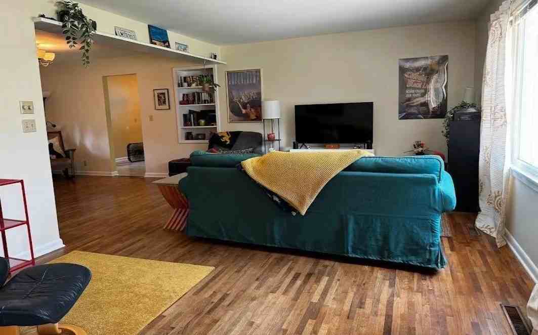 203 Orchard St N #A - Photo 3 of 9