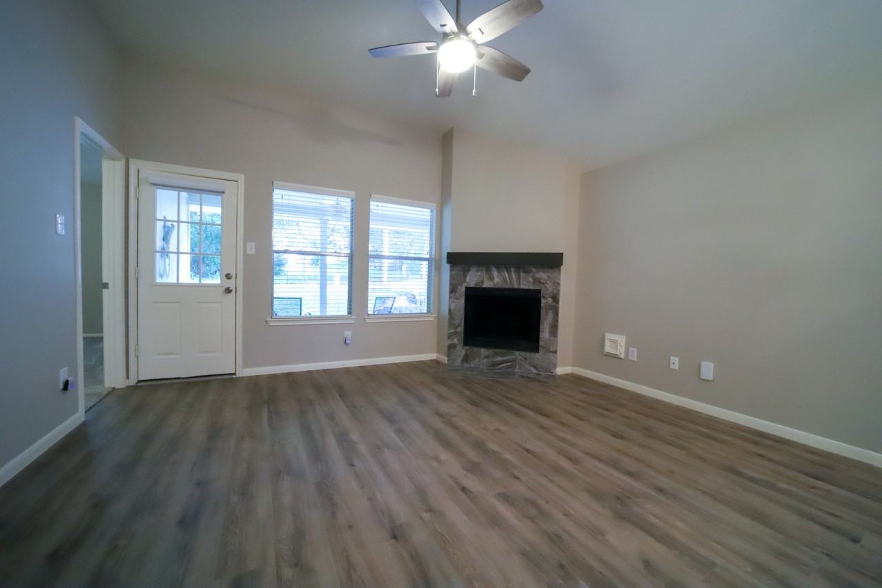 117 Harbour Town Cir #NA - Photo 3 of 16