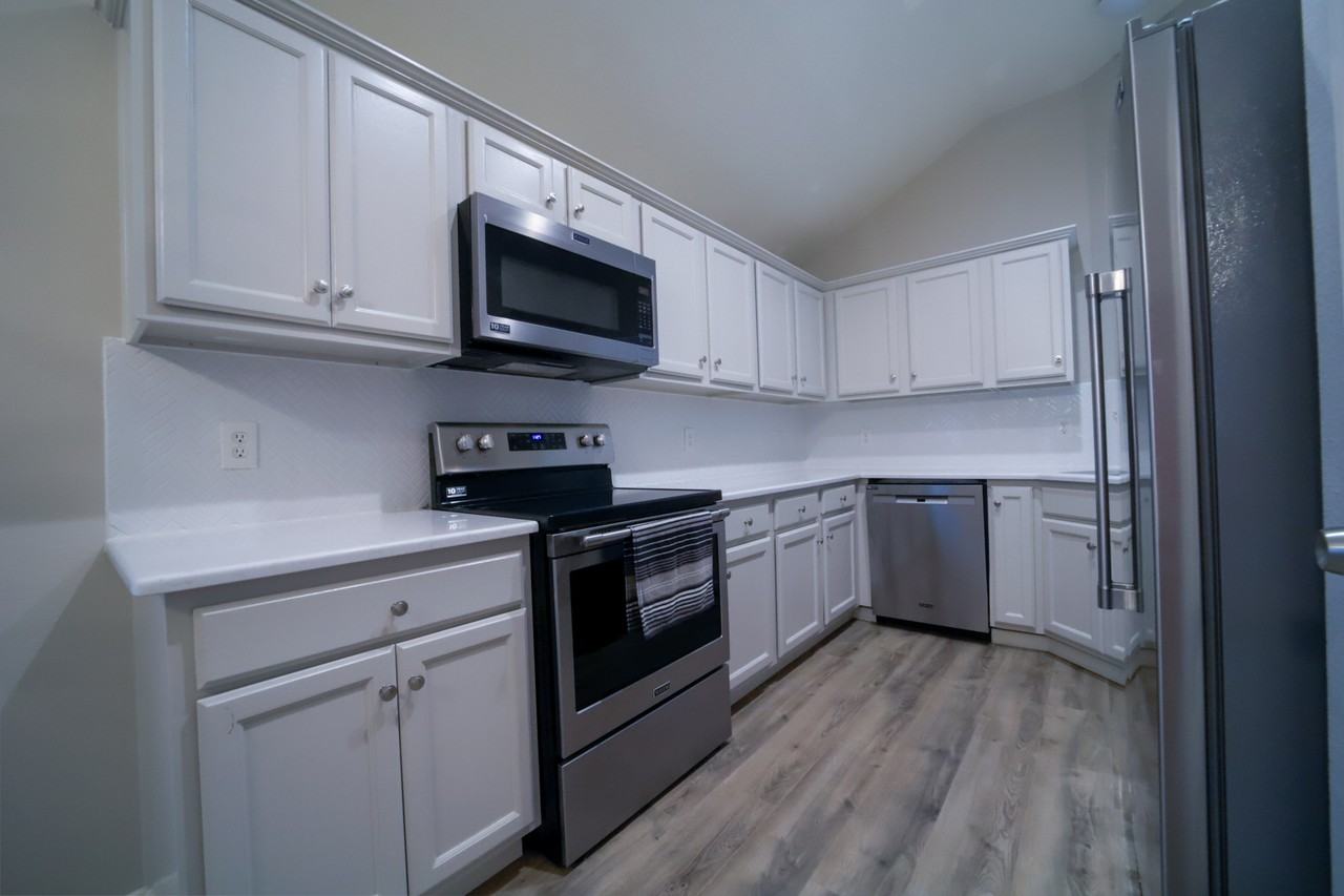 117 Harbour Town Cir #NA - Photo 5 of 16