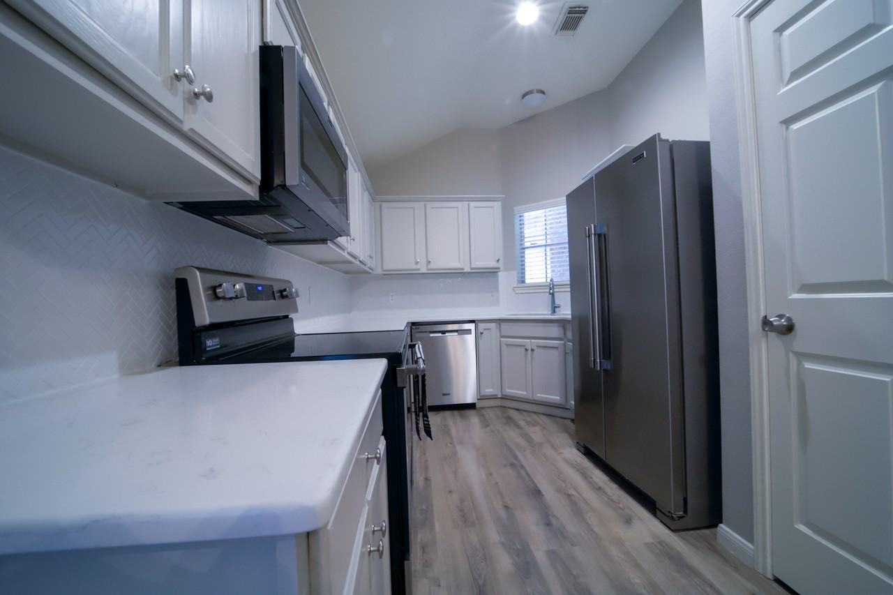 117 Harbour Town Cir #NA - Photo 6 of 16