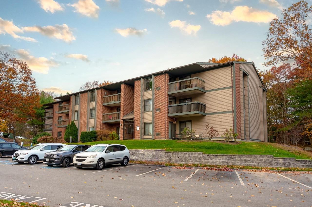 Stone Run East - Photo 2 of 33