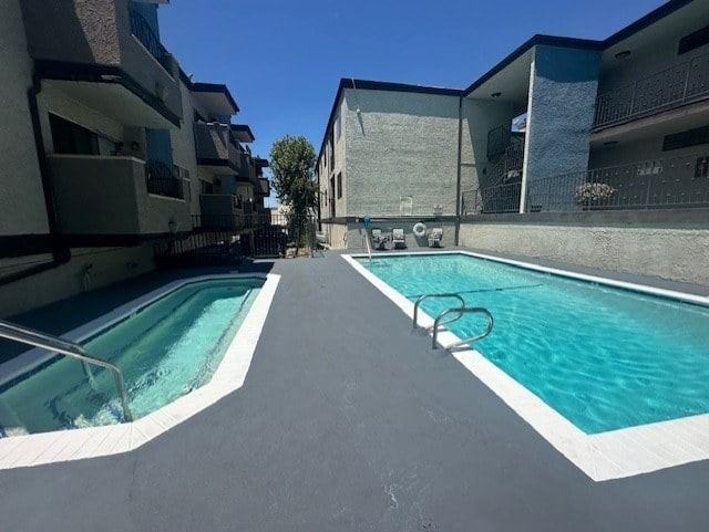 Chateau Woodley Hart Apartments - Photo 2 of 22