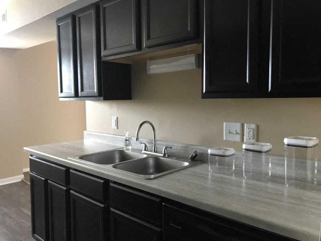 Maple View Apartments - Photo 2 of 23