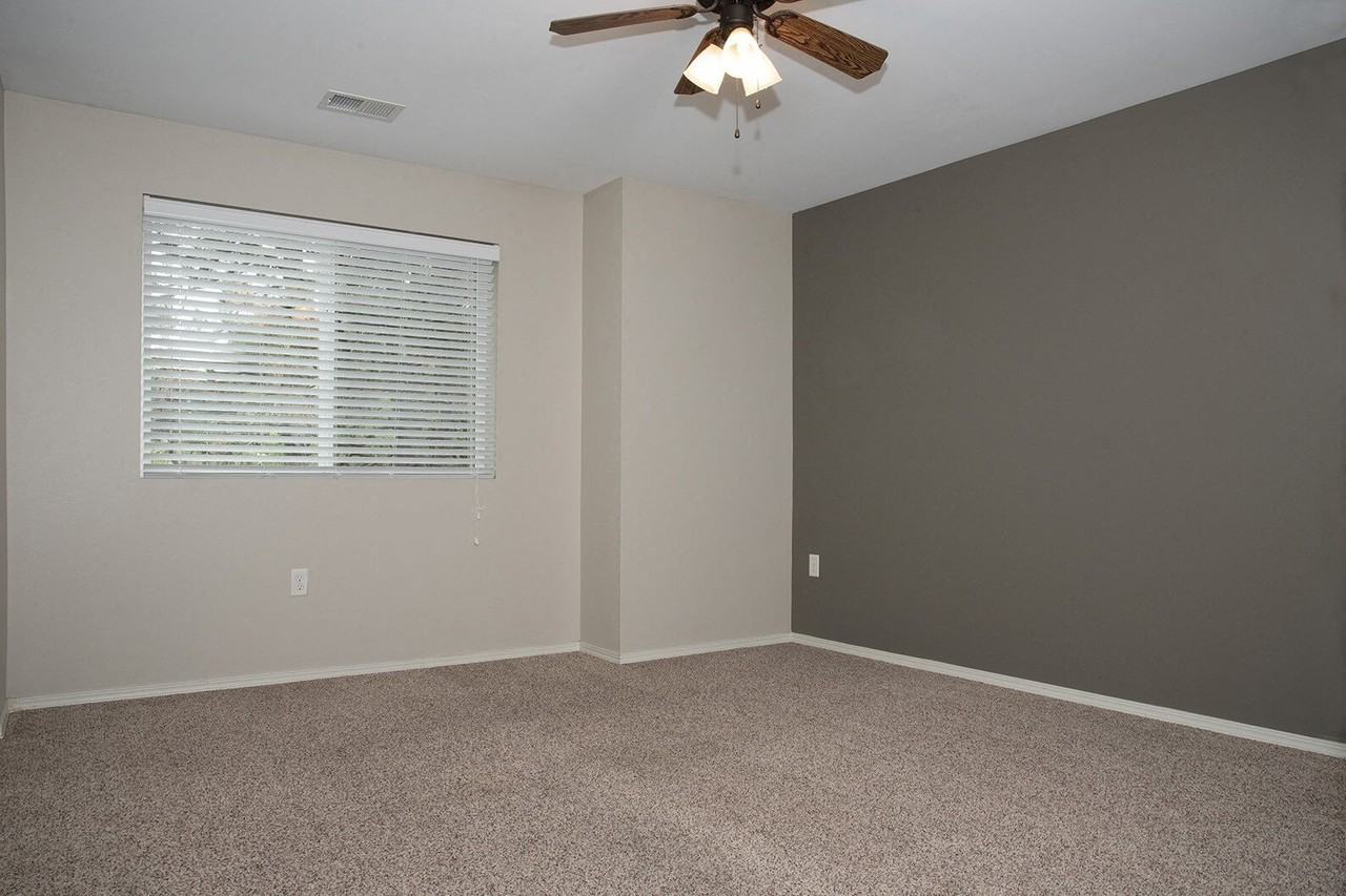 Thomasbrook - Photo 4 of 37