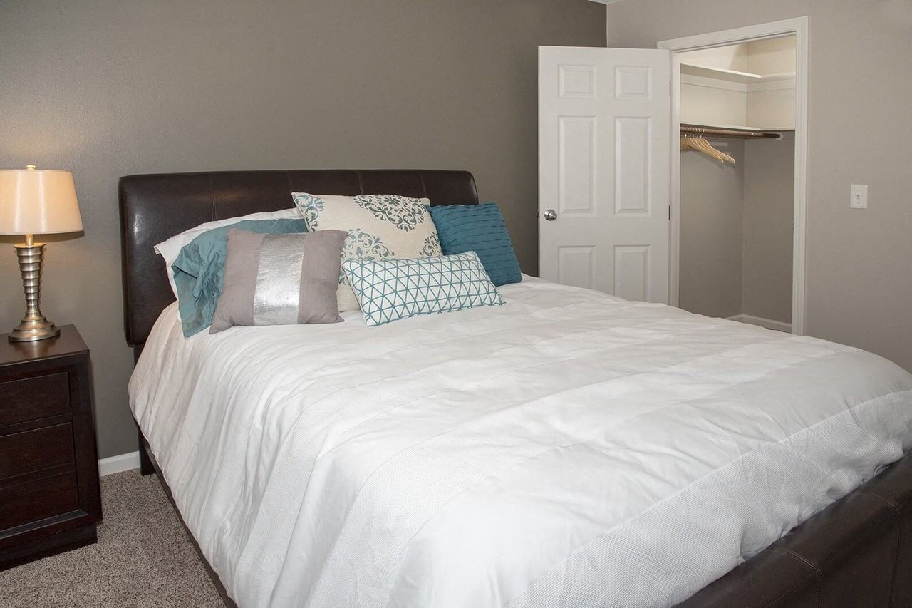 Thomasbrook - Photo 6 of 37