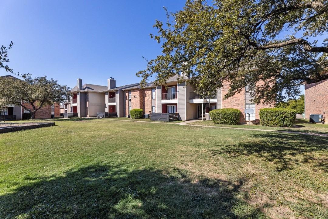 Regal Crossing - Photo 5 of 22