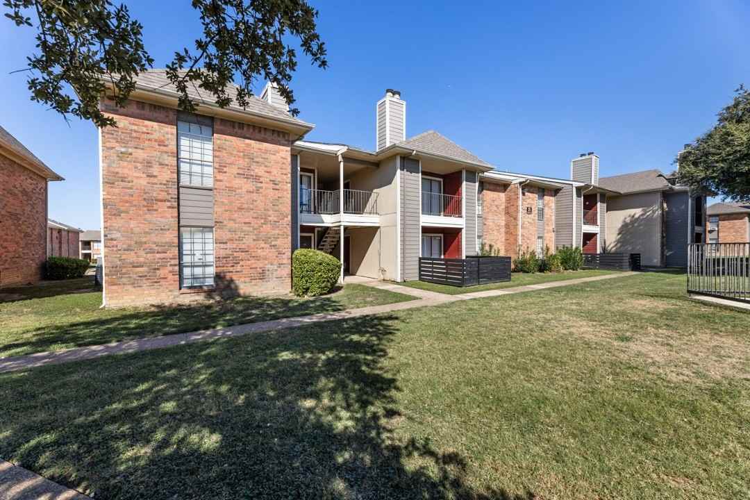 Regal Crossing - Photo 6 of 22