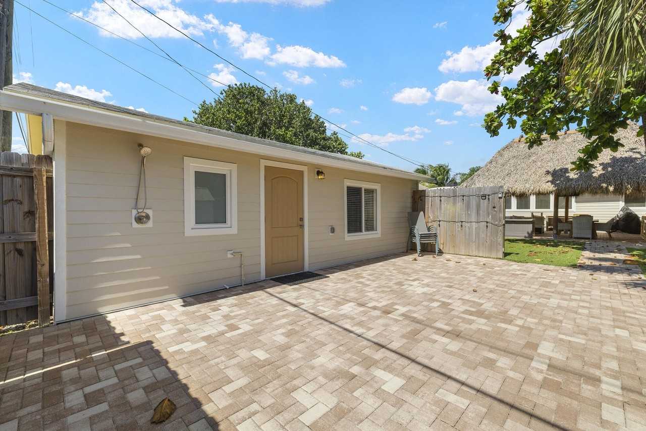 114 Ne 4th Ave #114 - Photo 2 of 8