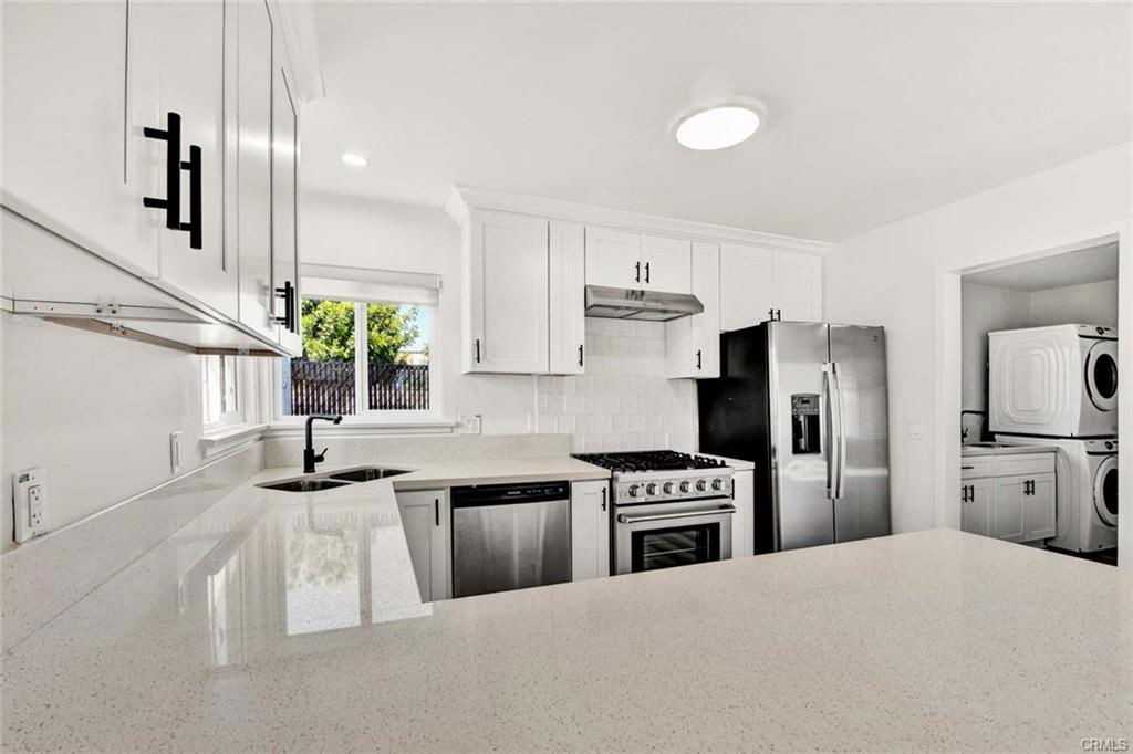 2034 Charle St #A - Photo 3 of 8