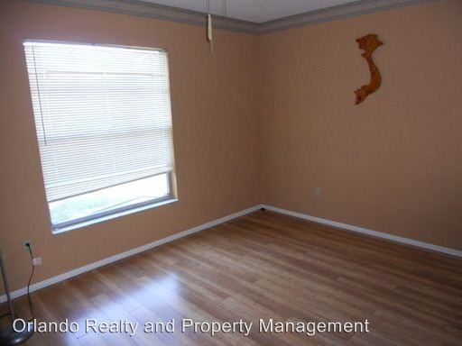 920 Old Tree Rd - Photo 2 of 11