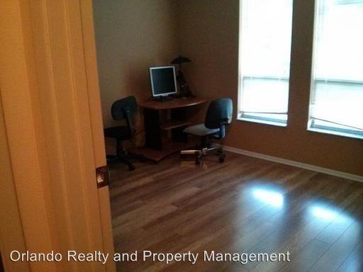 920 Old Tree Rd - Photo 3 of 11