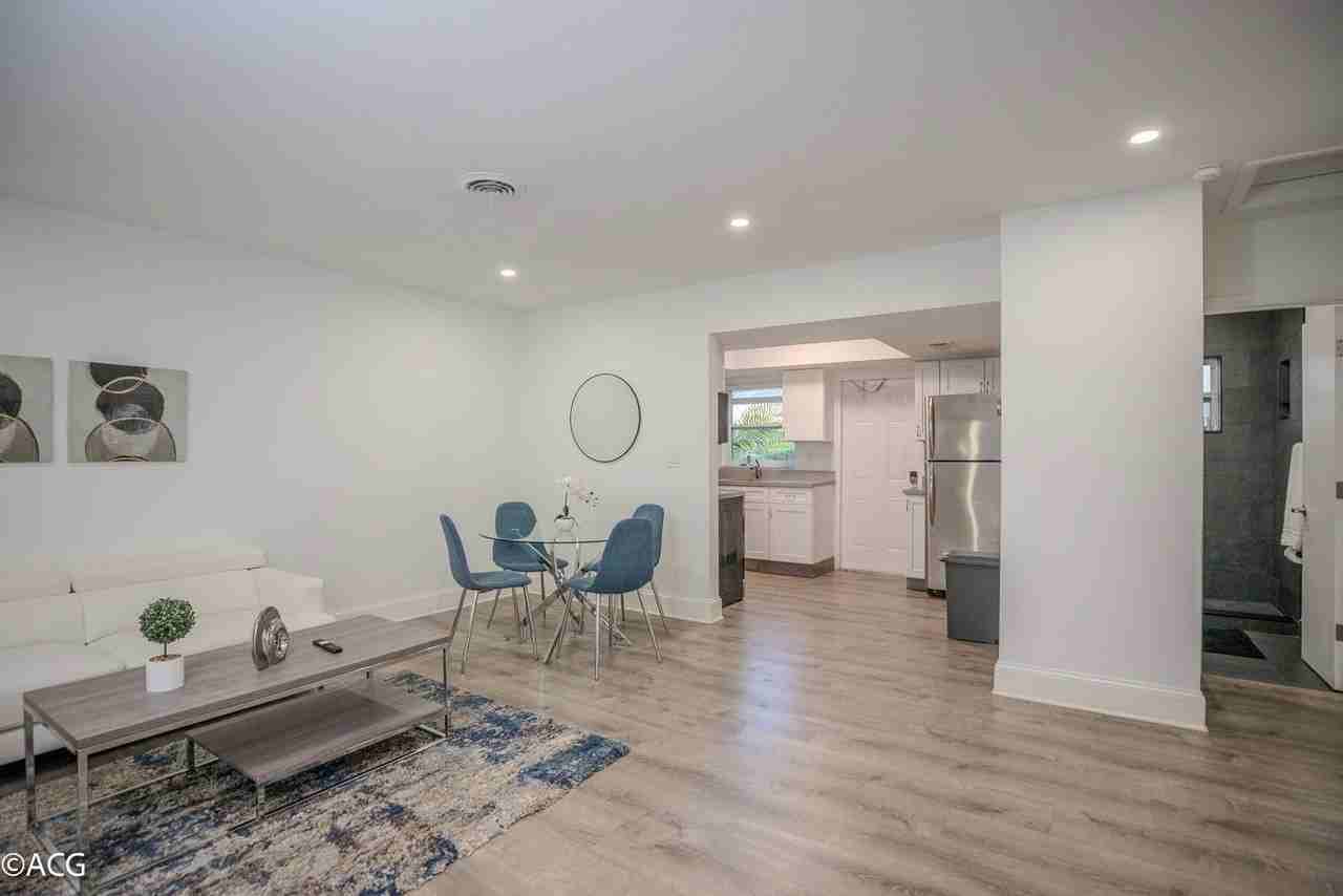 19 Ne 16th St #2 - Photo 3 of 8