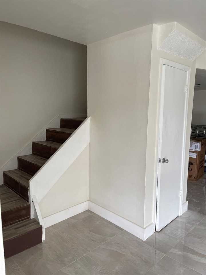 705 Sw 79th Ter - Photo 3 of 8