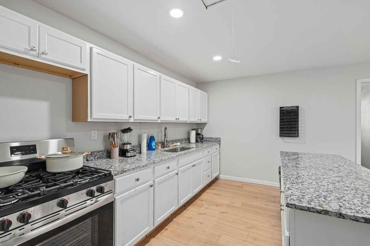 E Humbolt St - Photo 5 of 9