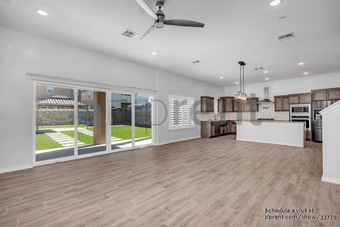 300 Playa Vista St - Photo 5 of 39