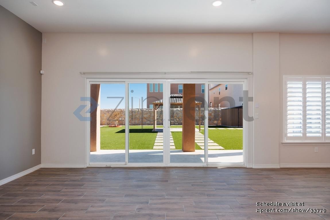 300 Playa Vista St - Photo 7 of 39