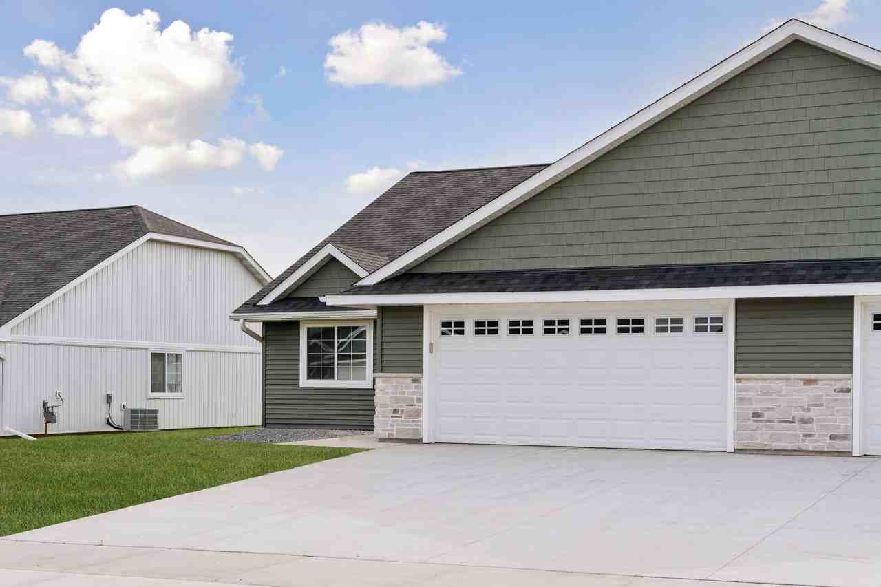 510 South Division Street - Photo 3 of 42