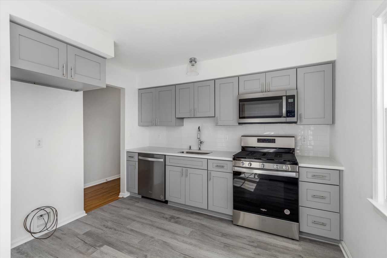 35 Roseland Ave - Photo 2 of 15