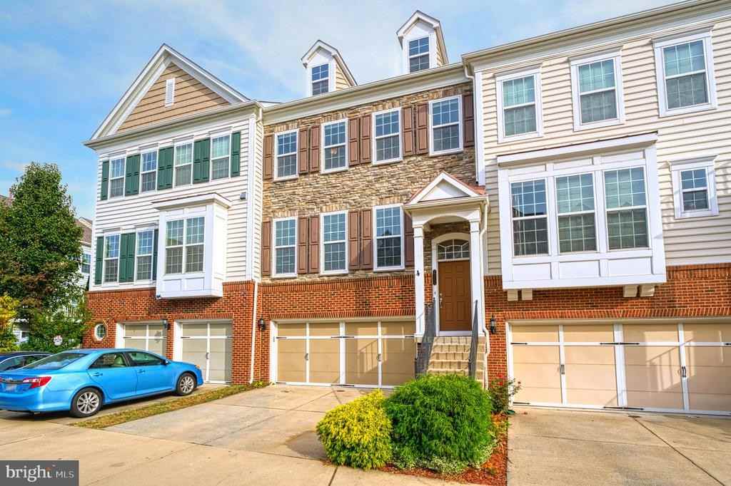 25442 Hopton House Ter - Photo 2 of 35