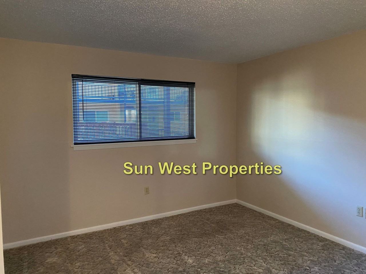 Dustin Ave. N. 2400 - Photo 4 of 22