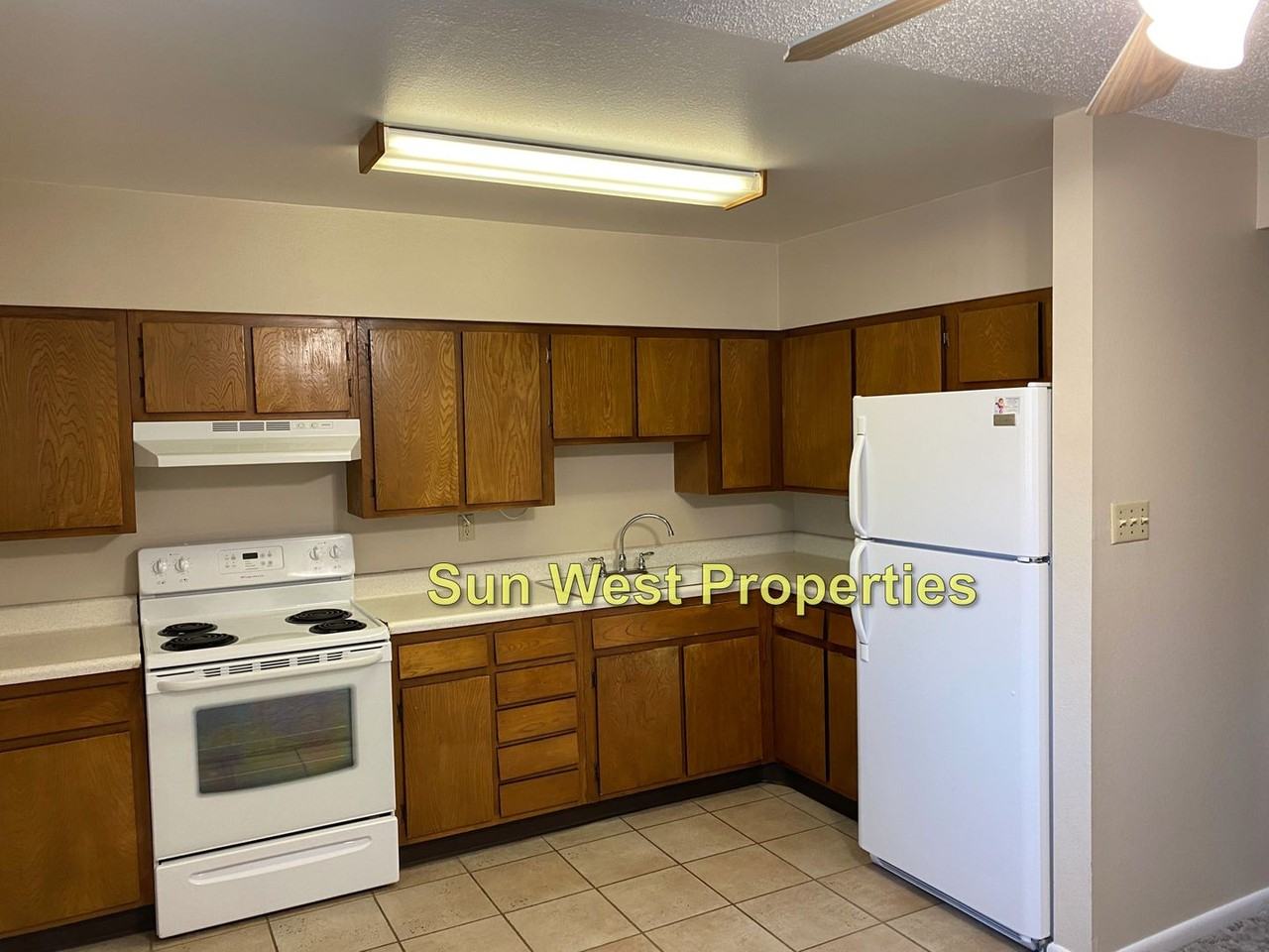 Dustin Ave. N. 2400 - Photo 5 of 22