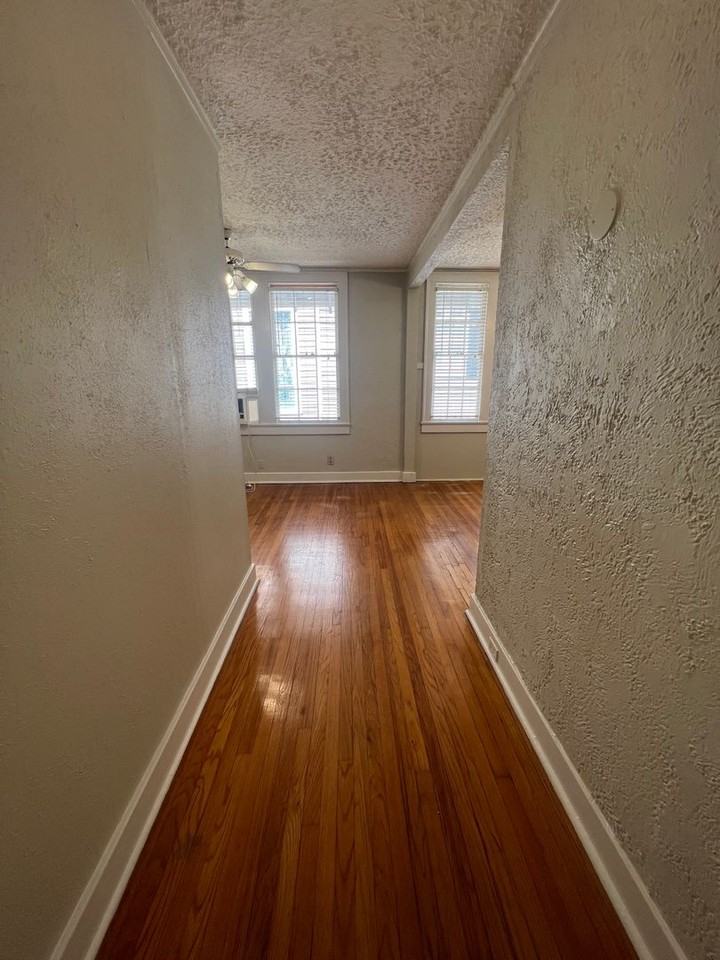 1301 Napoleon Ave #K - Photo 2 of 8