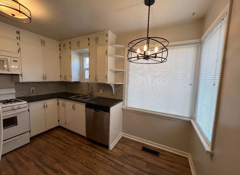 907 Sullivan Rd - Photo 4 of 26