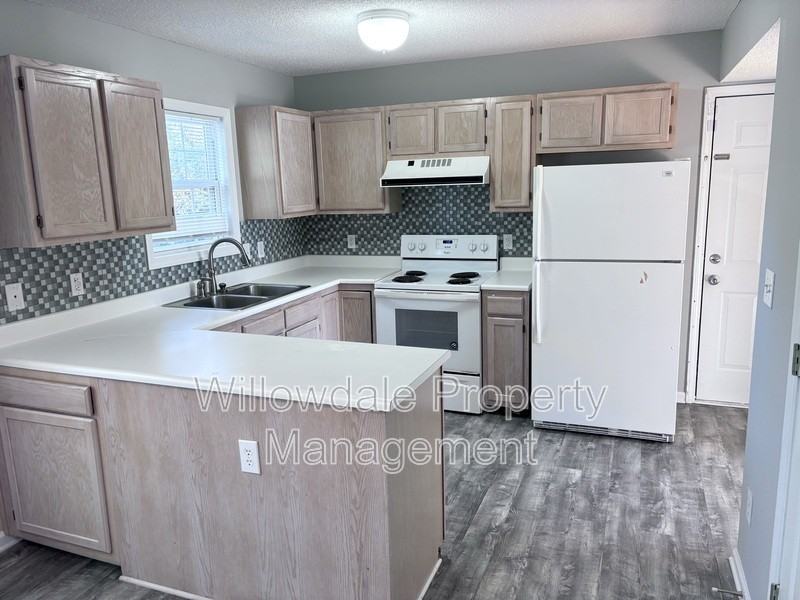 9208 Sayornis Ct - Photo 5 of 20