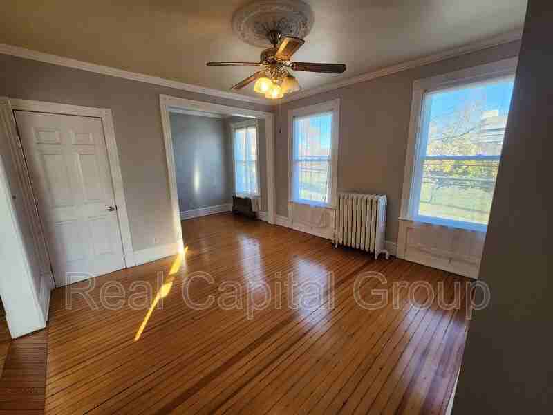 128 Morton Ave #2ndFL - Photo 5 of 15