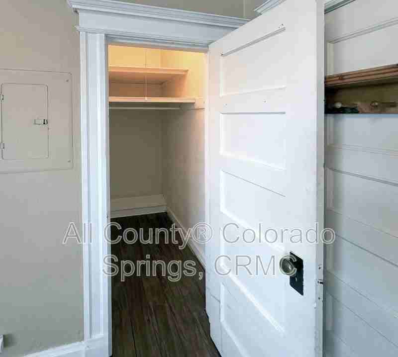 731 N Nevada Ave #5 - Photo 6 of 16