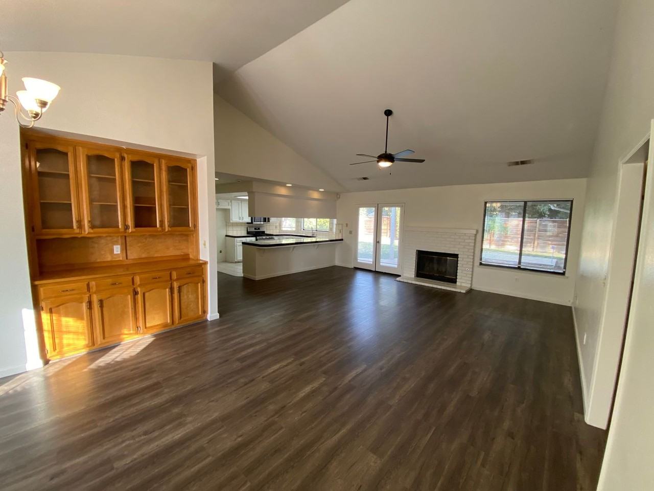 1030 N Chinowth St - Photo 2 of 36
