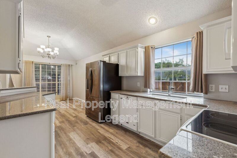 1105 Dove Dr - Photo 6 of 27