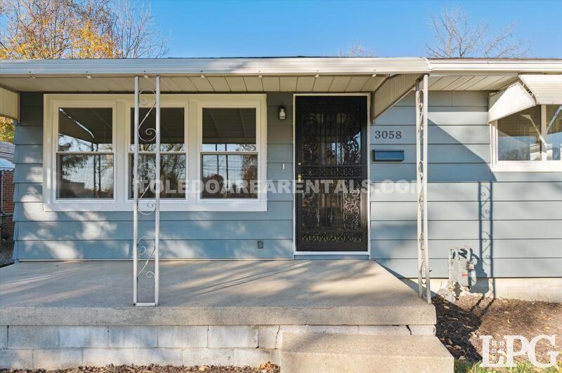 3058 Nebraska Ave - Photo 4 of 32