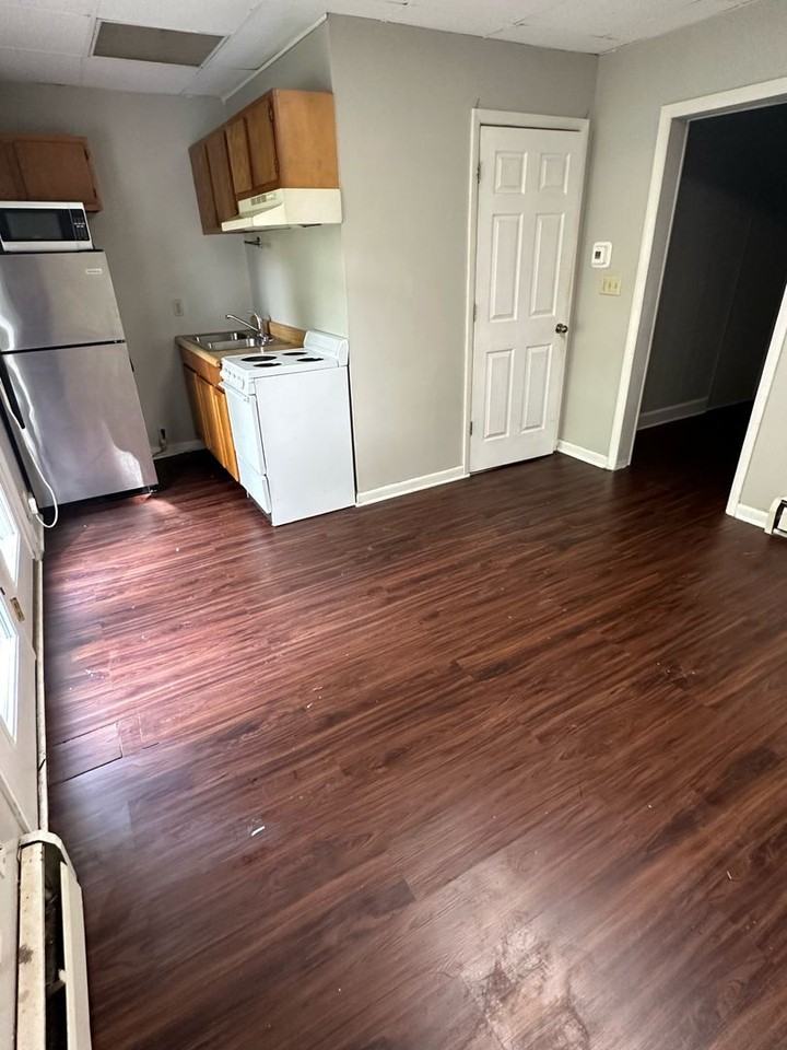 1517 West Main Street #6 - Photo 5 of 10